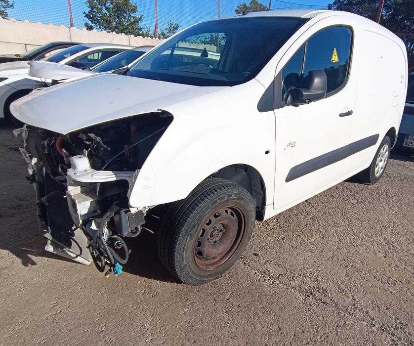 Citroen Berlingo electrica acidentada