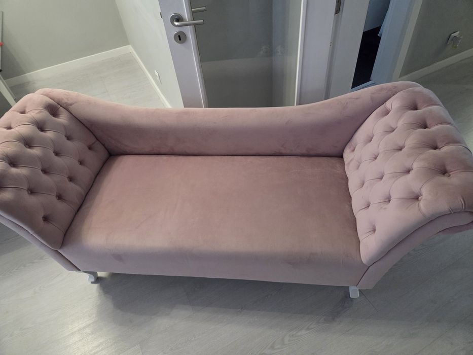Sofa capitone rosa