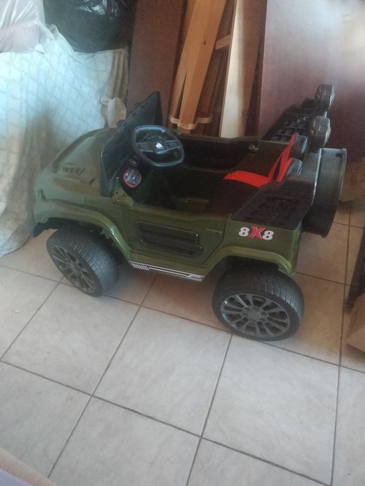 Продам дитячий автомобіль.