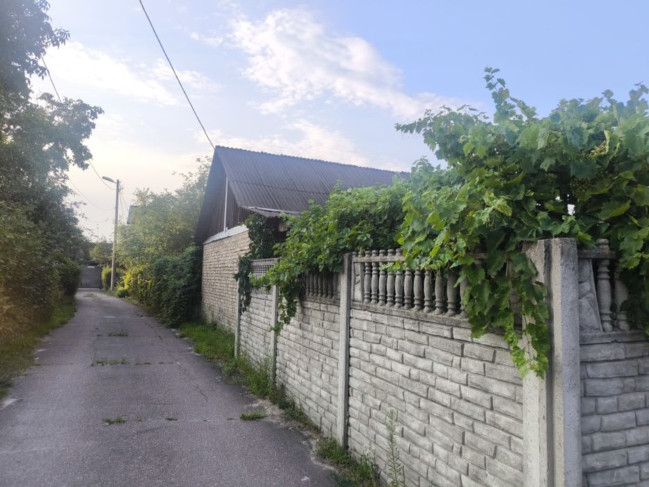 Продам коробку з земельною ділянкою Бровари  Пекарня