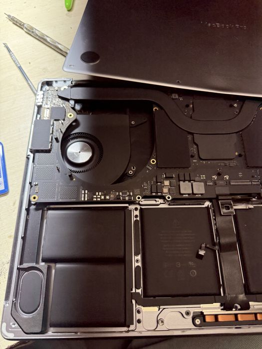 Macbook pro 16 m1 pro на запчасти