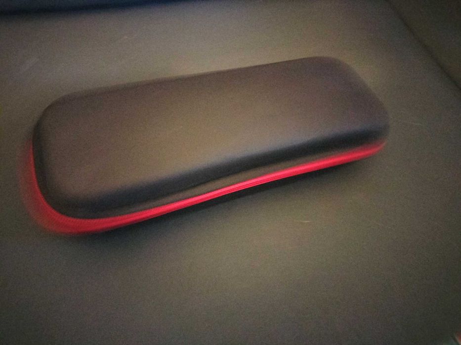 Microfone de karaoke portátil – como novo, com estojo