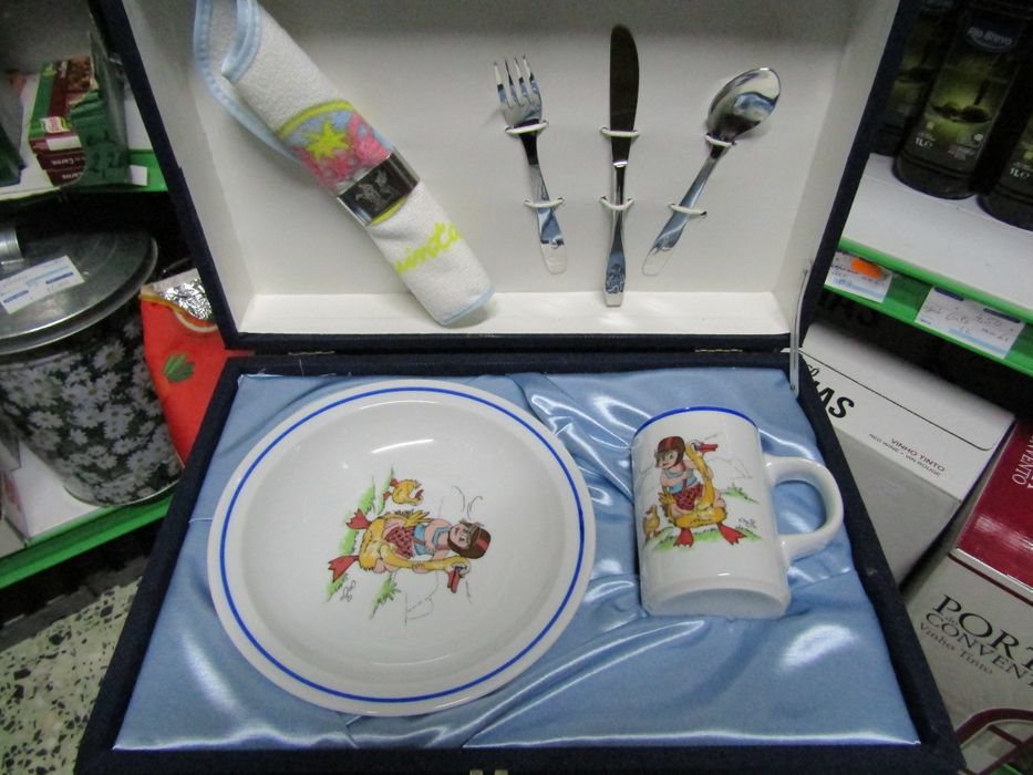 Loiças e peças de decoração