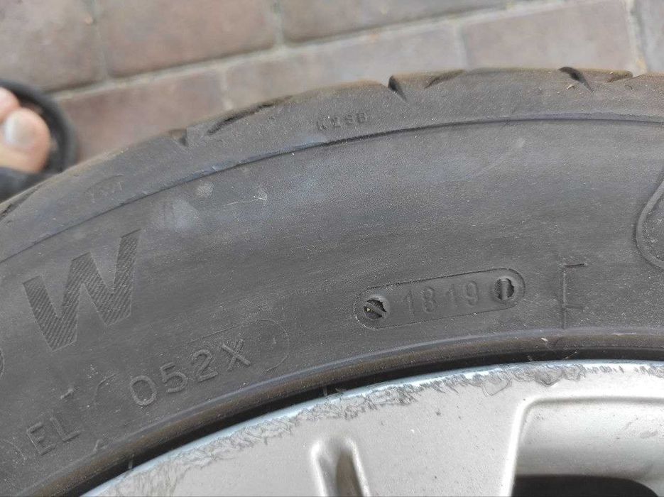 Шини з дисками на Volkswagen Passat 235x45xR18 98W STRIAL UHP