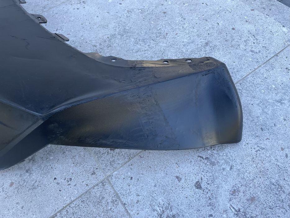 Нижня губа накладка заднього бампера Tesla Model Y