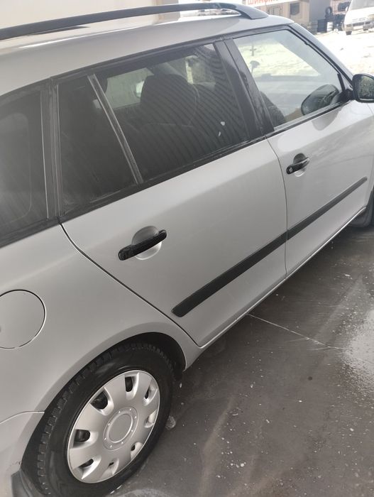 Авто автомобіль машина Skoda fabia 2