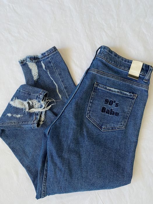 Джинси з рваностями