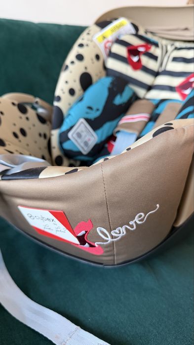 Автокрісло Cybex Platinum Cloud T i-Size - колекція Karolina Kurkova