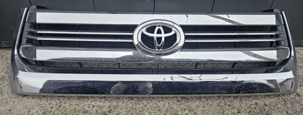 Продам решітку для Toyota Tundra 2012-2022