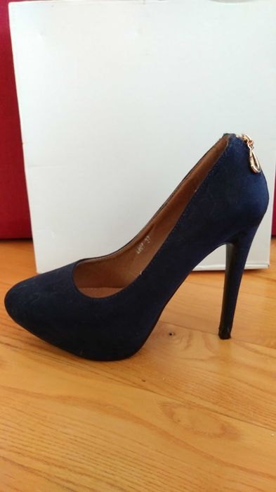 Buty na obcasie SERGIO TODZI