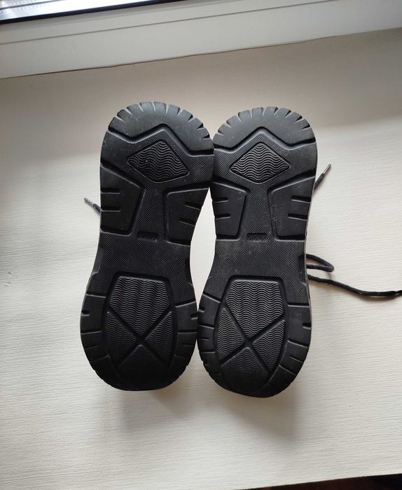 Шкіряні кросівки жіночі 40-41