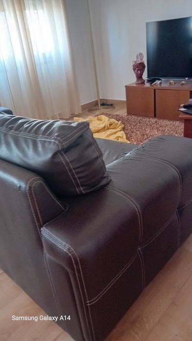 Sofá pele sintética