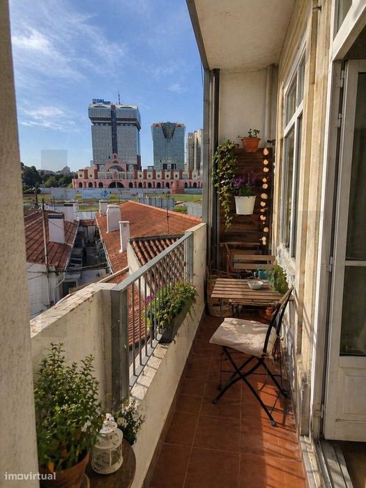 T1+2 com Charme Lisboeta e 75 m2 | Junto às Amoreiras, Lisboa