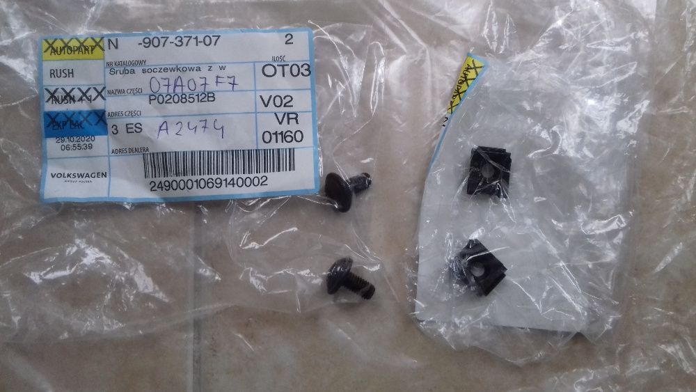 VW Golf VII 7 szuflada schowek pod fotel pasażera komplet ze śrubami