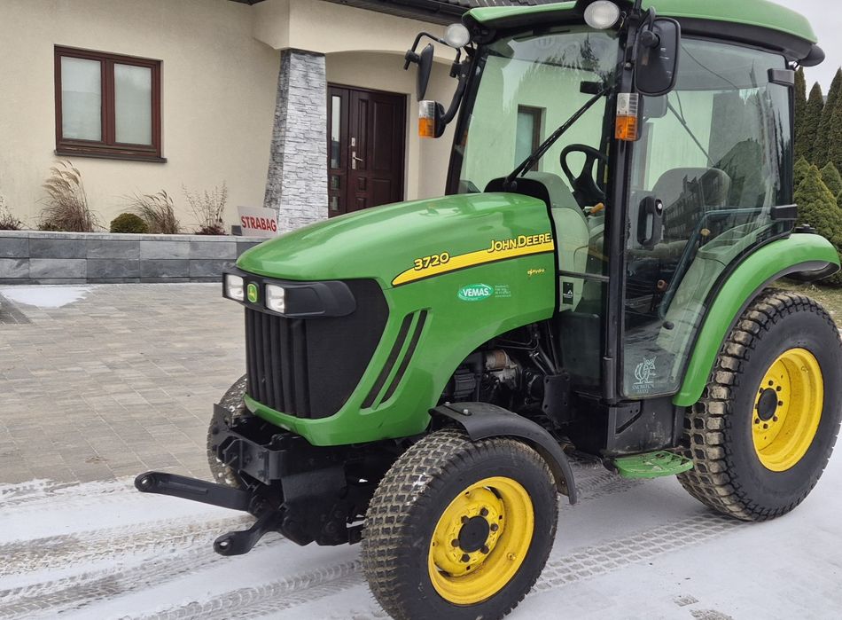 Traktorek John Deere 3720