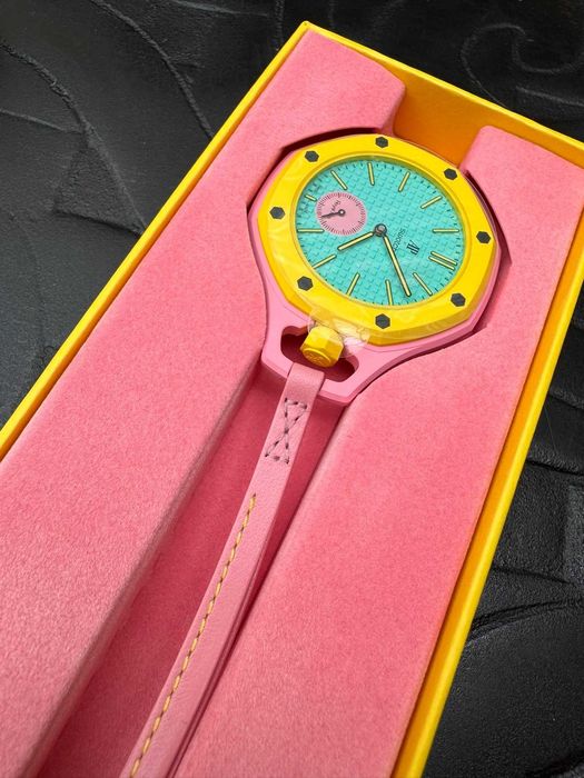 Limitowany Royal Pop Otg Roz – różowy case, żółty bezel, teal dial