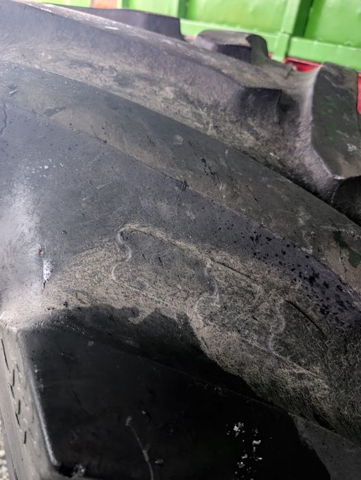 Opony 600/65 R 30 BKT