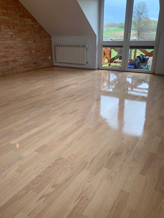 **Bezpyłowe cyklinowanie parkietów, układanie podłóg, paneli**