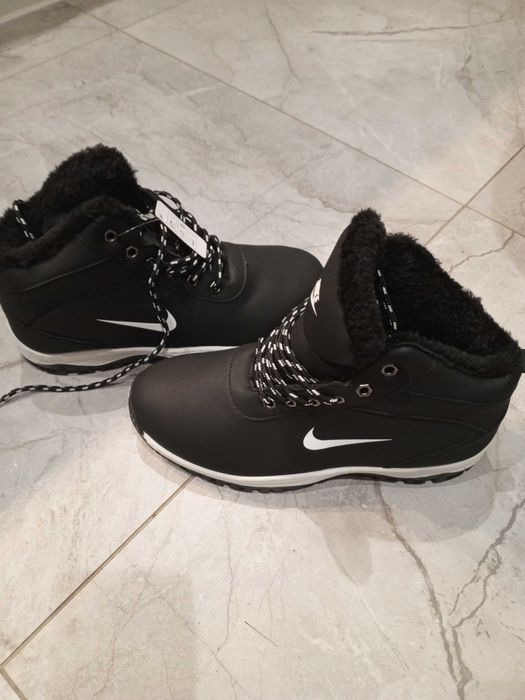 Buty zimowe damskie trapery