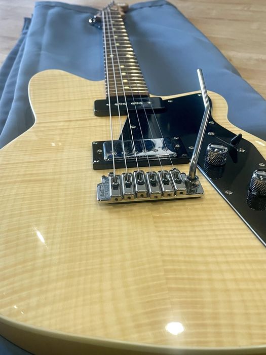 Guitarra Reverend Double Agent W em cor natural