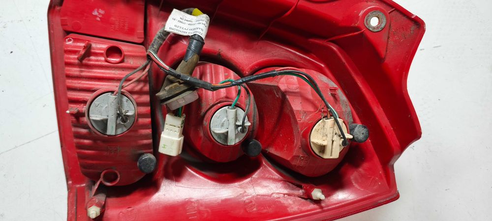 SUZUKI ALTO VII 2013 ROK Lewa i Prawa Lampa lewy i prawy tył