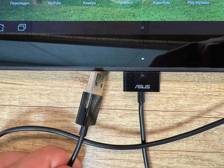 Планшет Asus TF300