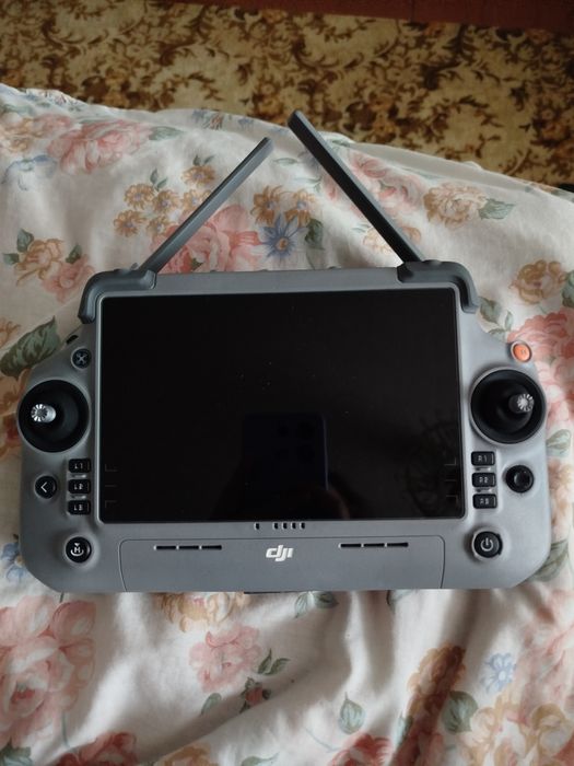 Продам профессиональный пульт управления DJI RC Plus