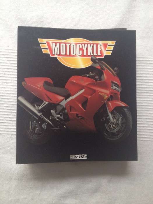 Kolekcjonerskie karty z motorami, w segregatorze, motory - opisy