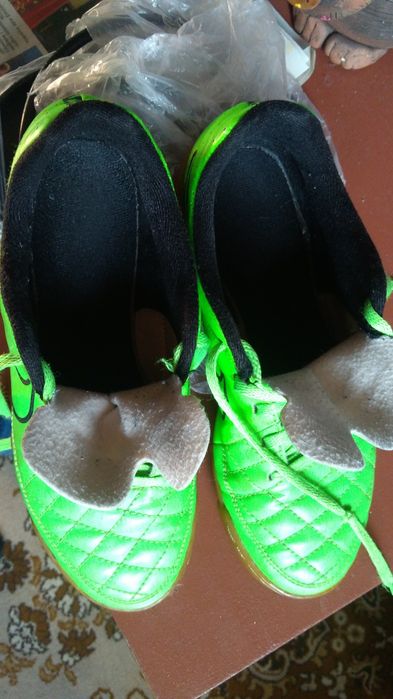 Buty Nike halówki do gry w  piiłkę