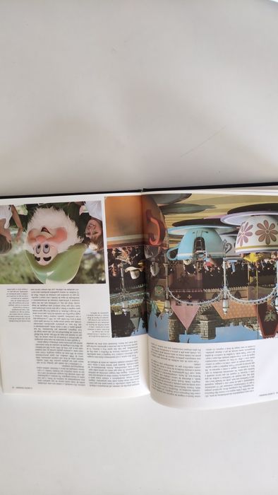 Vendo Livro sobre a América do Norte