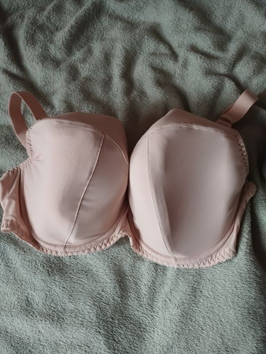Biustonosz firmy AVA 100 E