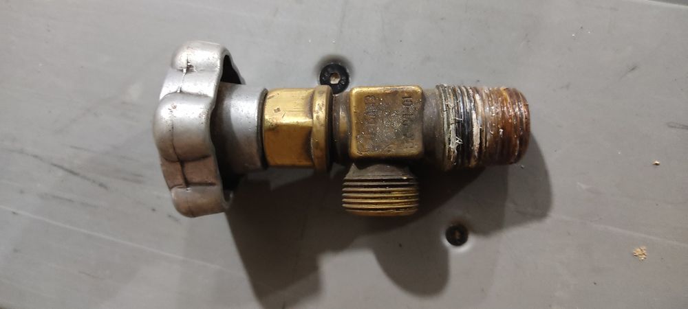 Кисневий вентиль 300 грн