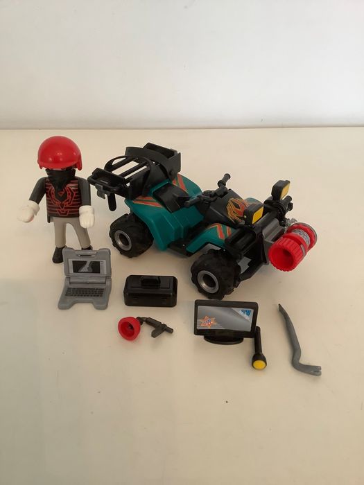 Playmobil- złodziej z quadem 6879