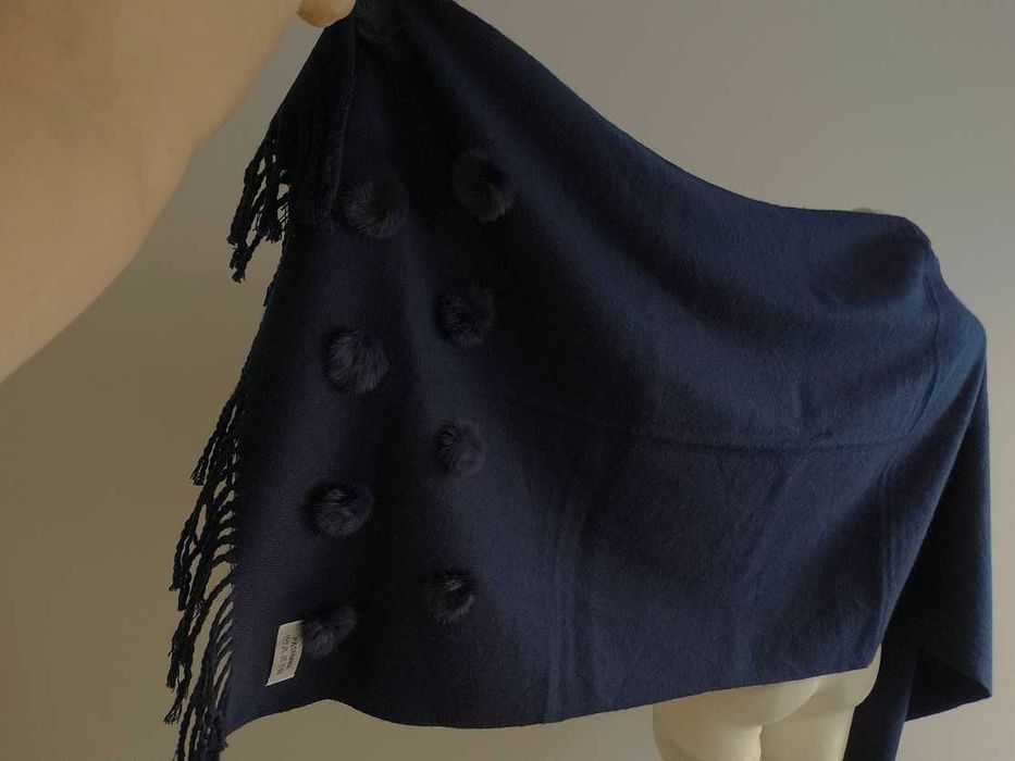 Szal z Wełny Pashmina Duży Zdobiony Wełną Królika Granatowy Kolor