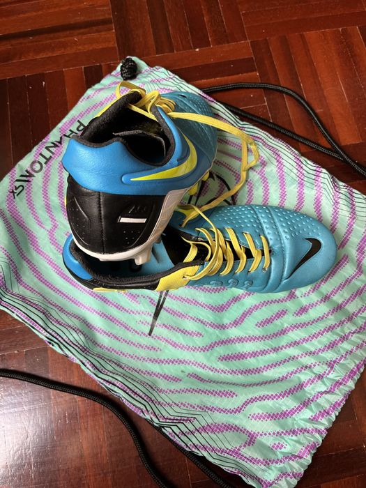 Chuteira Nike magista