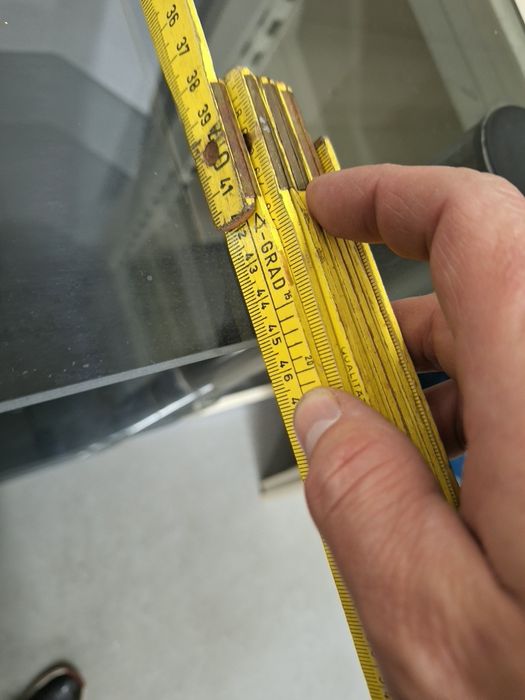 Szklany stolik RTV wysoki