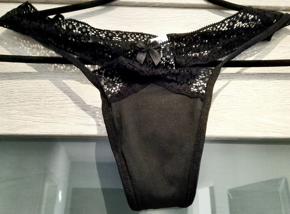 Majtki stringi figi koronka czarne XL Nowe