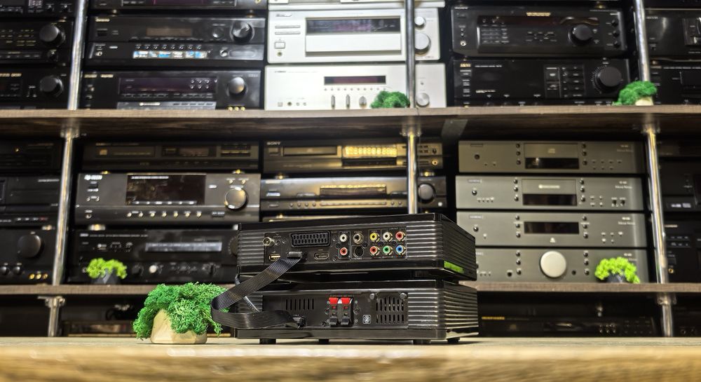 Комплект Universum DVD-DR 1080/2шт./HDMI/USB/4Ω