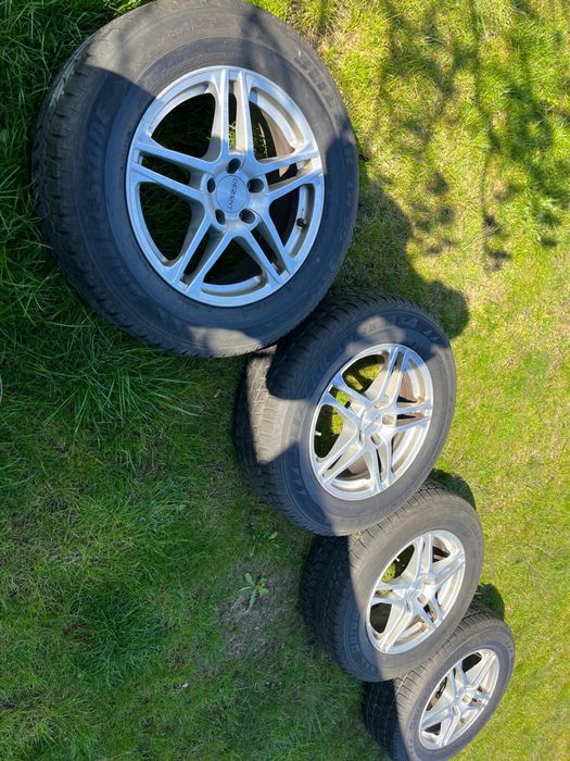 Audi Q5 8R0 alufelgi 17 cali + opony zimowe