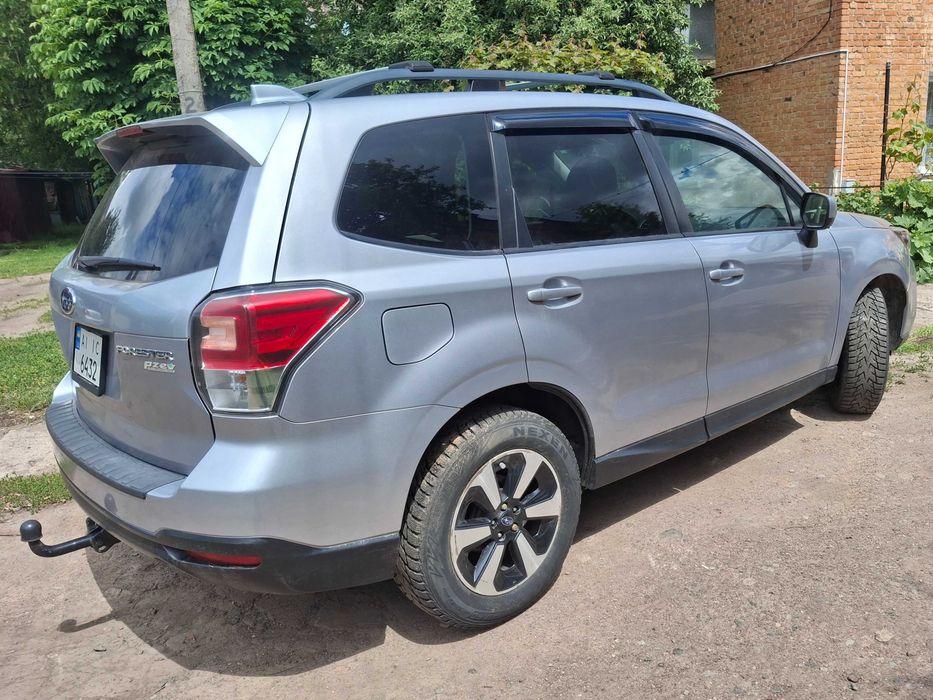 Subaru Forester 2016 рік