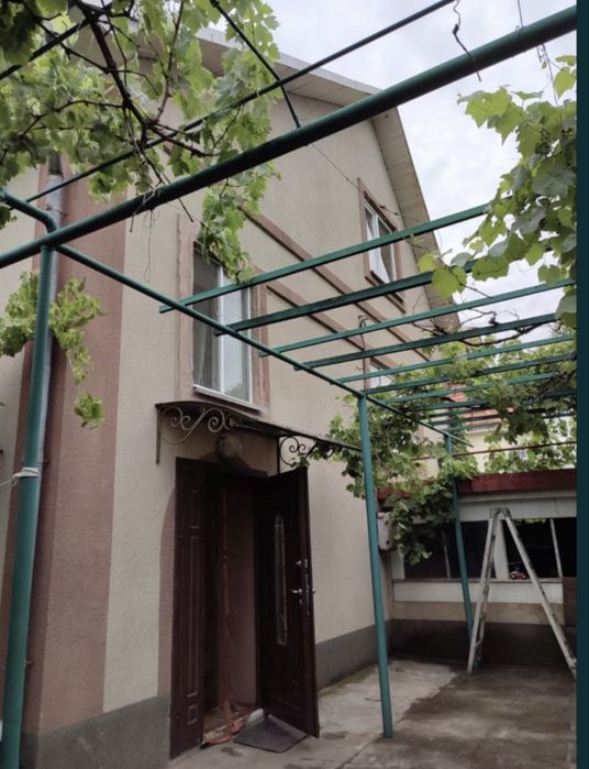 Дом , Фонтанка 2, асфальтированный подьезд . 400м от трассы.