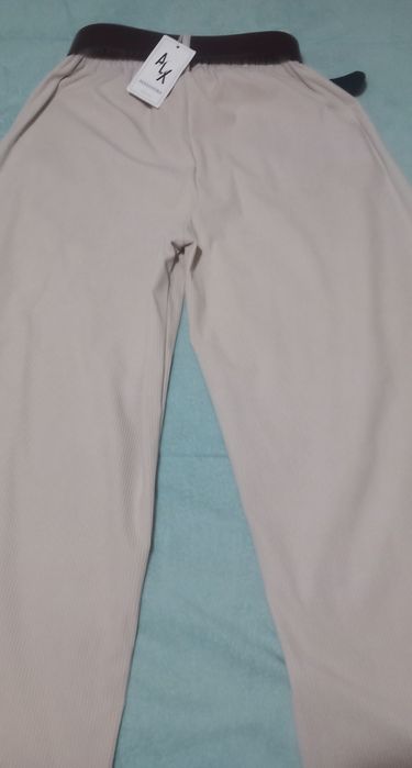 Calças novas bombazina bege - Veste até 42