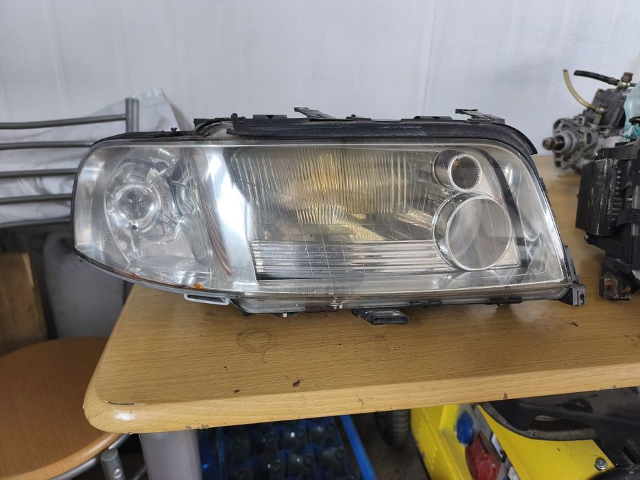 Audi A8 S8 D2 lampy ksenon