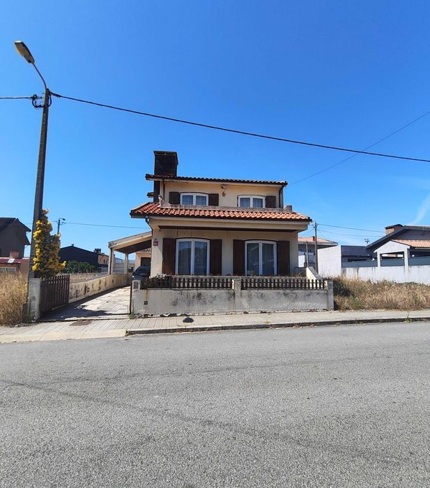 Moradia T3 a 200 m da Praia – Marginal de Lavra, Matosinhos