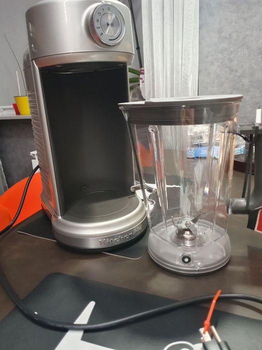 Продам Kitchenaid magnetic drive blender