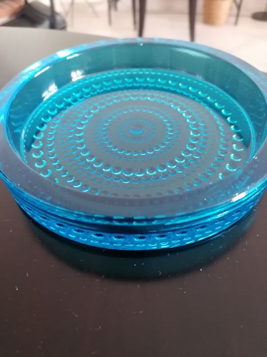 Base/cinzeiro em vidro + pequeno suporte para velas em vidro azul