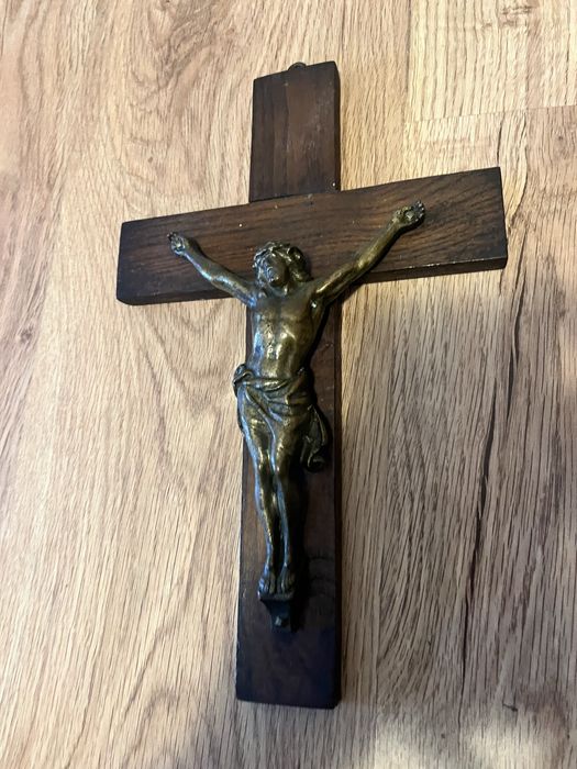Crucifixo em Bronze de parede.