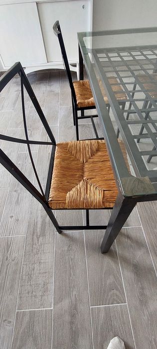 Mesa de ferro com 4 cadeiras