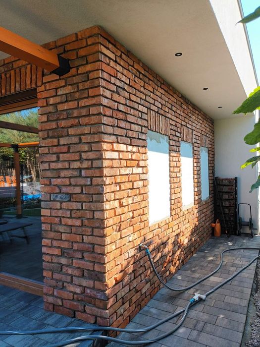 Lica z cegły wyprzedaż