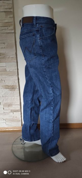 Wrangler Straight Mid Stone wyprzedaż męskie jeansy rozm 36/34